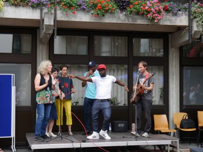 Die NGGU-Band sorgte im Innenhof für Stimmung. 